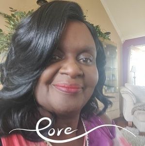 Meet your Posher, Denise